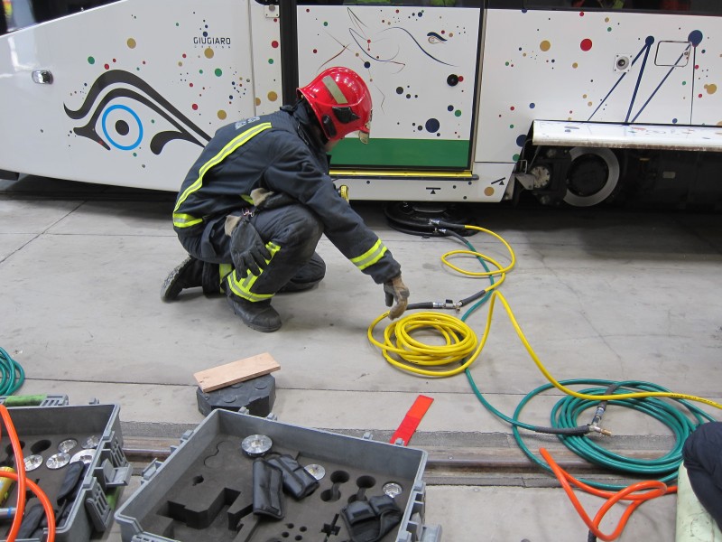 Metro de Málaga imparte formación teórica y práctica a bomberos sobre procedimientos de rescates en trenes